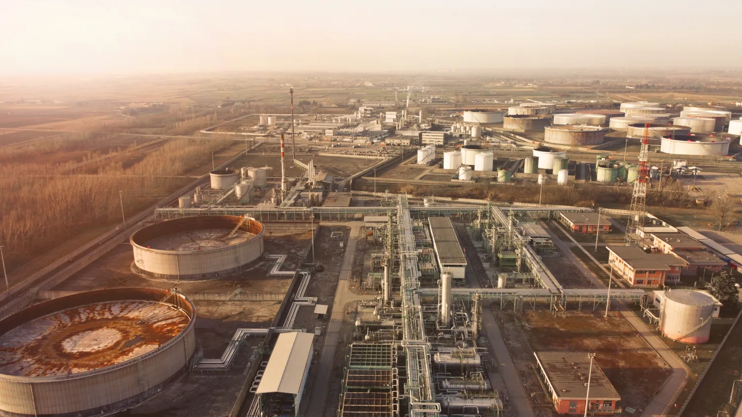 Oil rigs and energy industry — drilling rigs, frac tanks and oilfield freight.